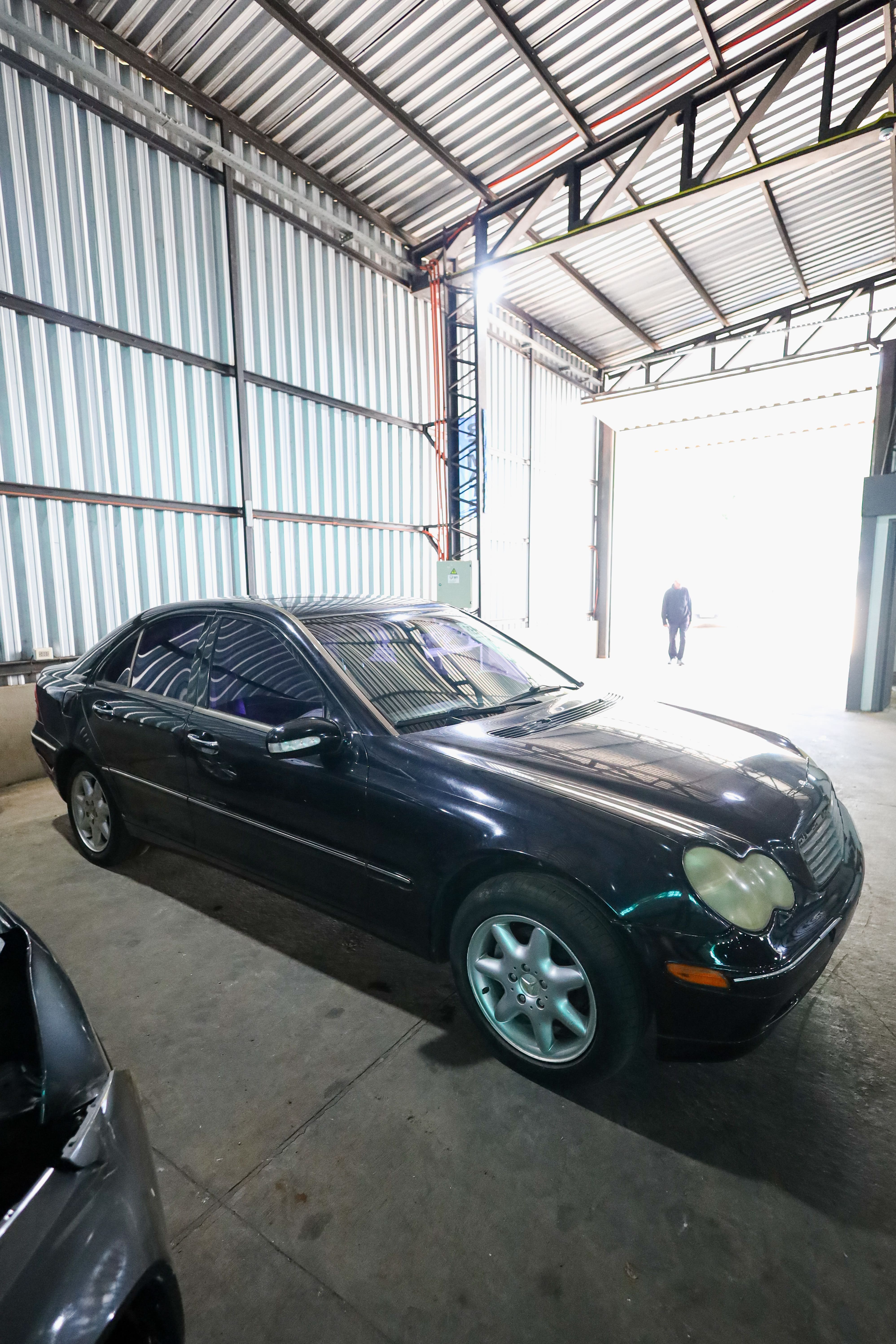 Imagen MERCEDES BENZ C240 (NEGRO)