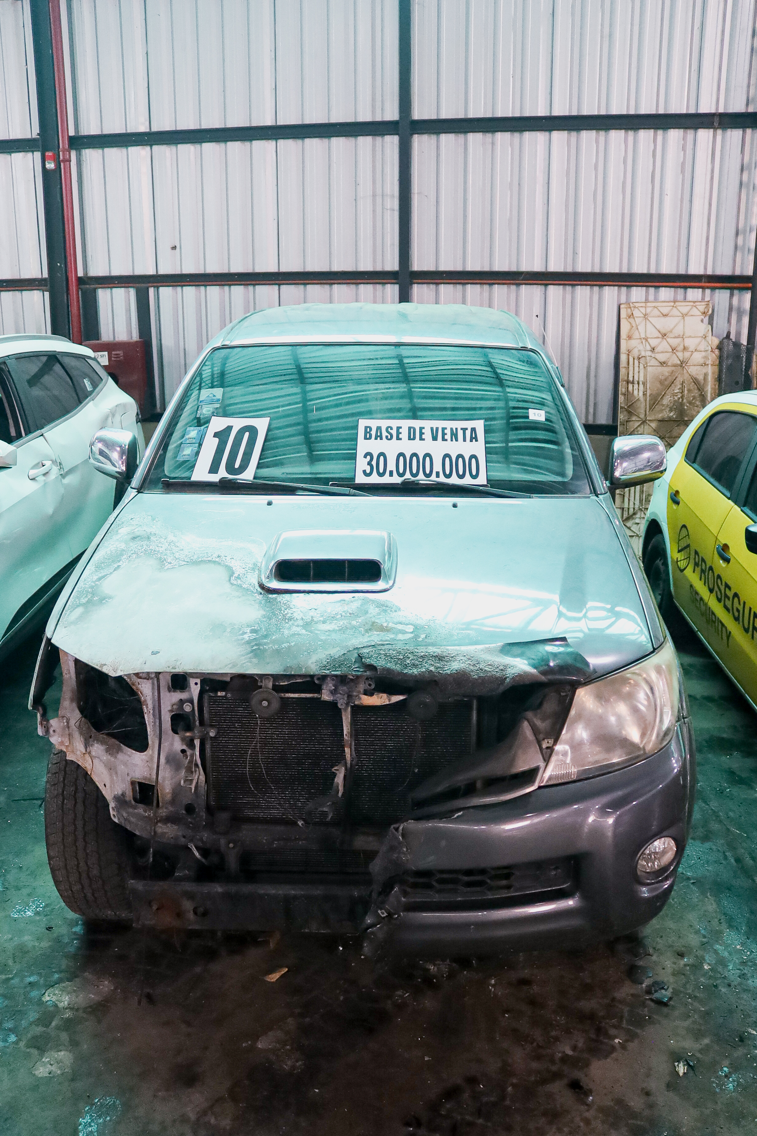 Imagen TOYOTA HILUX (GRIS)