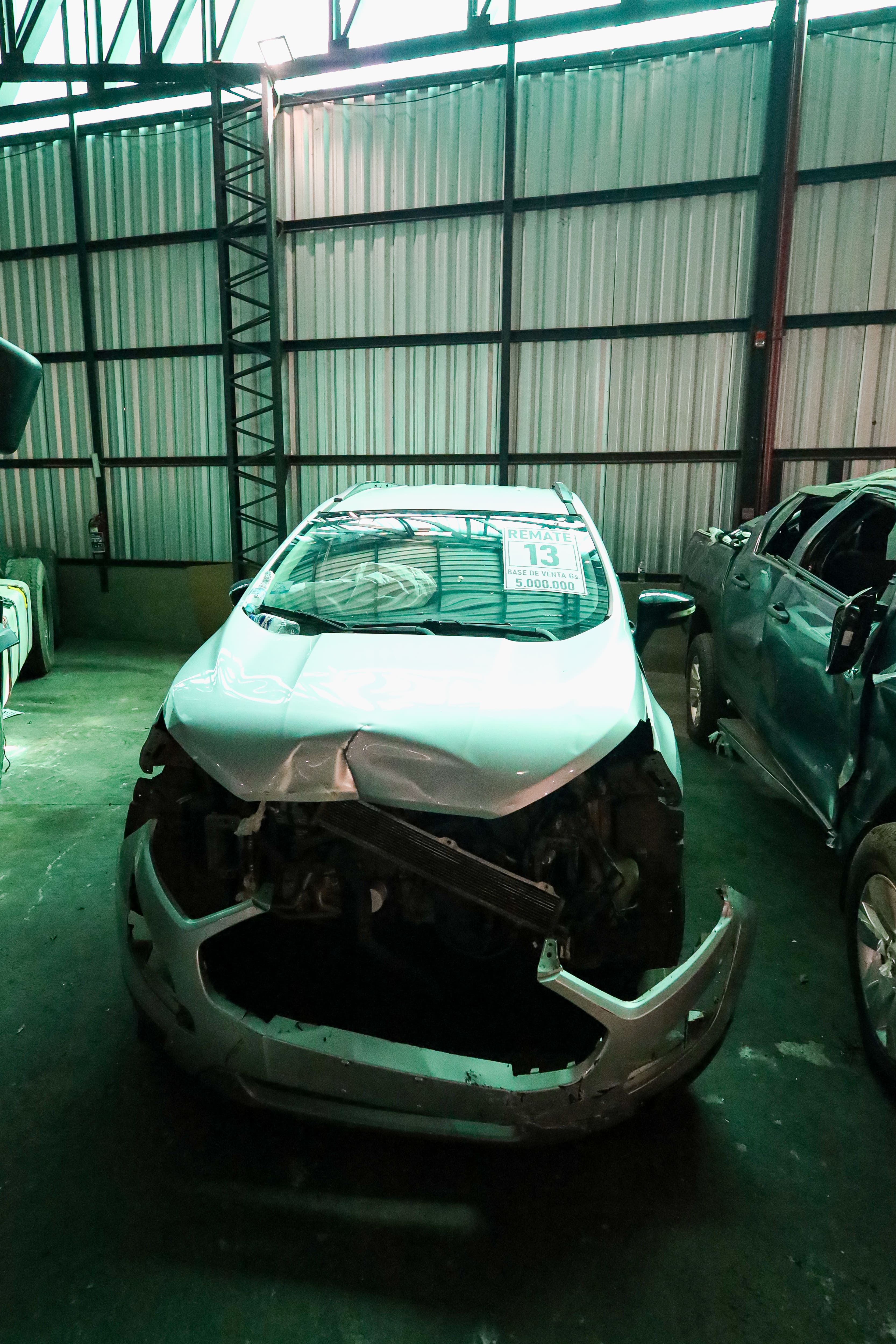 Imagen FORD ECOSPORT (PLATA)