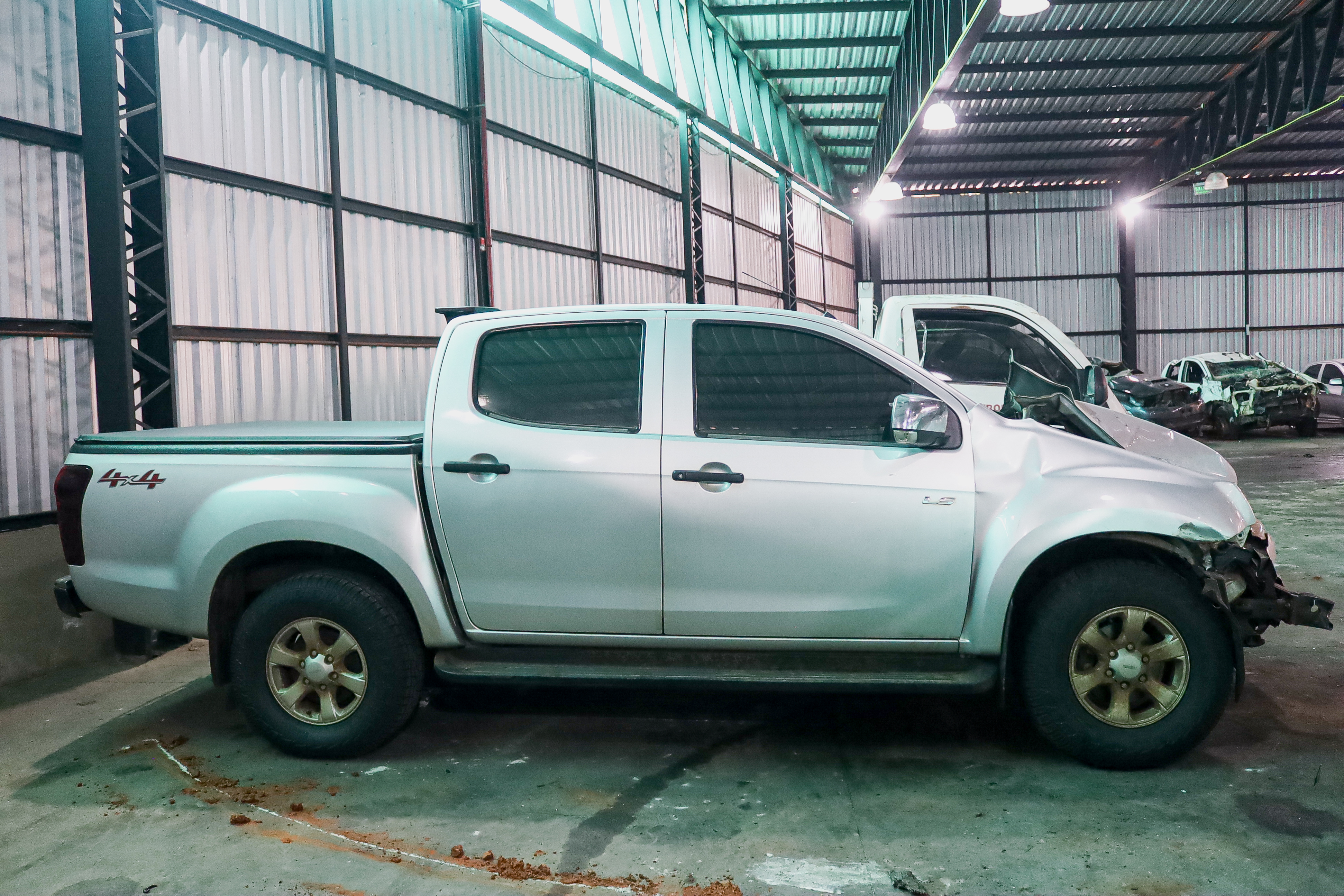 Imagen ISUZU D-MAX  * (GRIS)