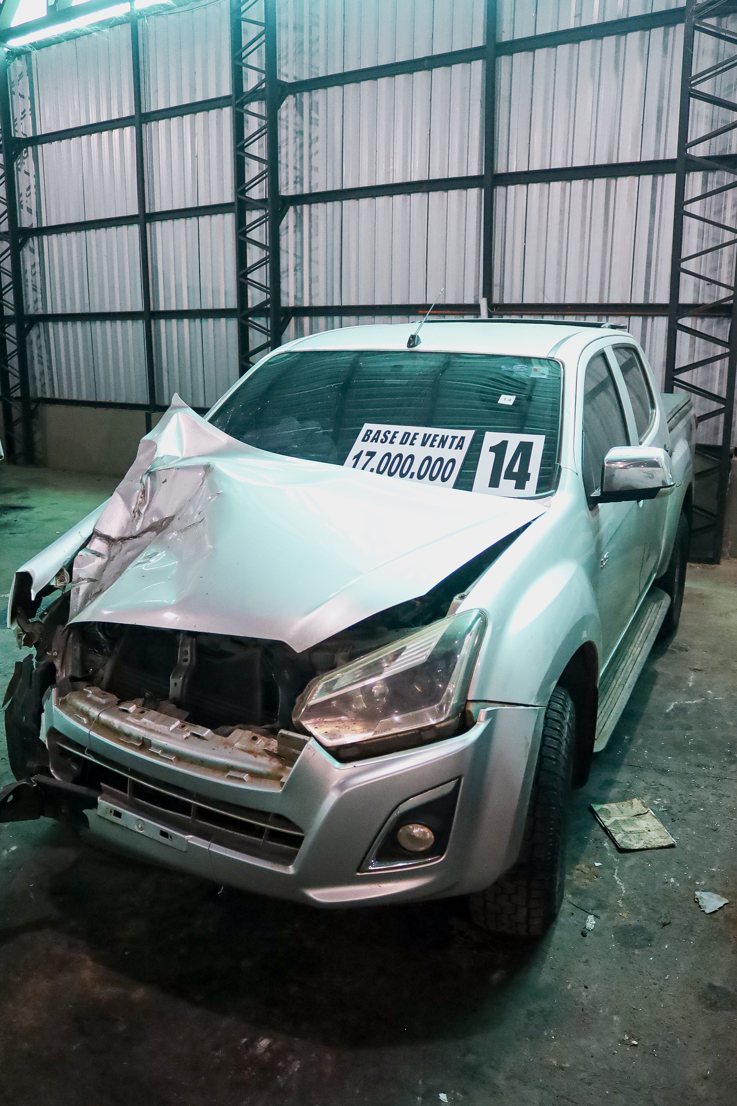 Imagen ISUZU D-MAX  * (GRIS)