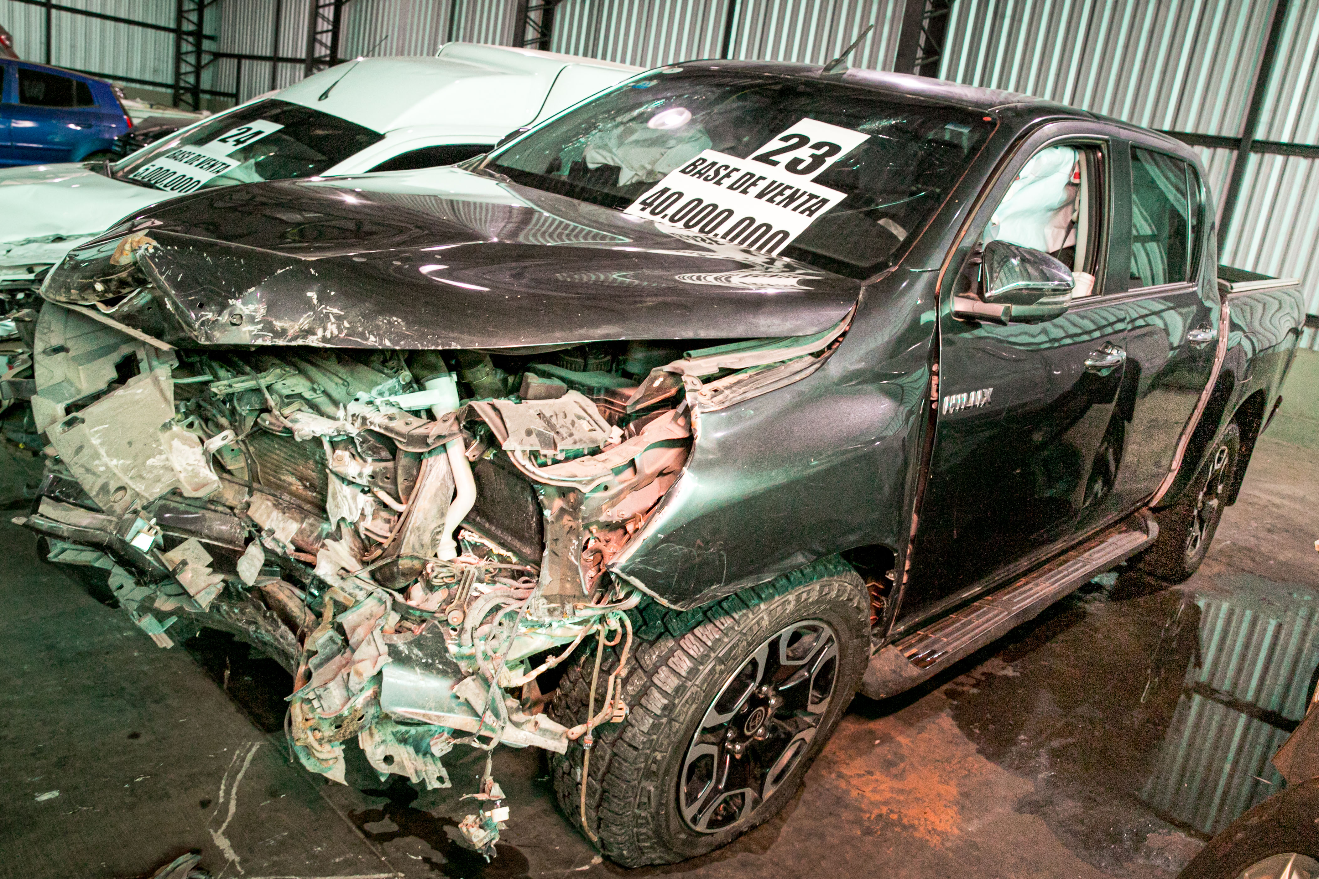 Imagen TOYOTA HILUX (GRIS)