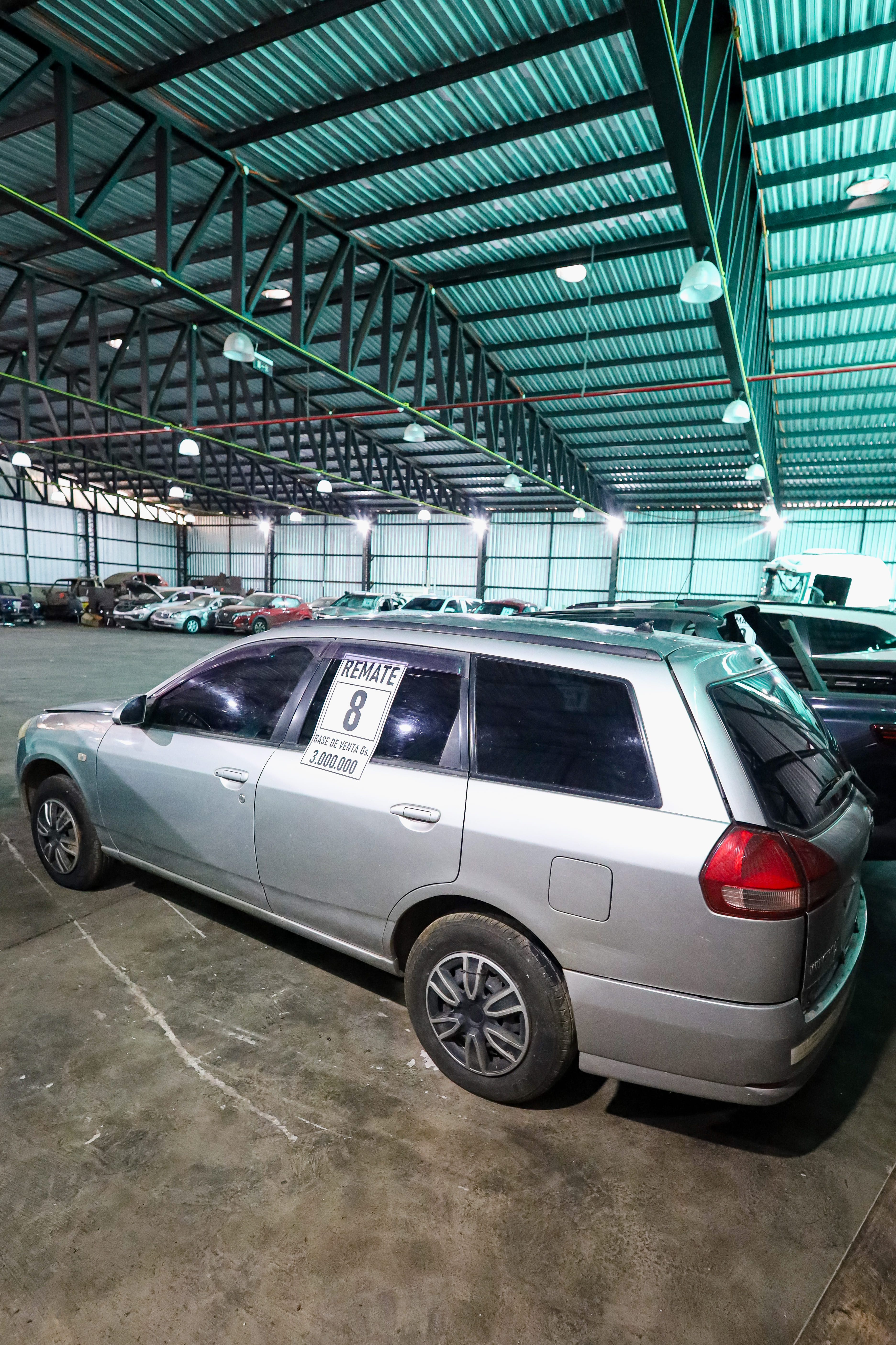 Imagen NISSAN WINGROAD (GRIS)
